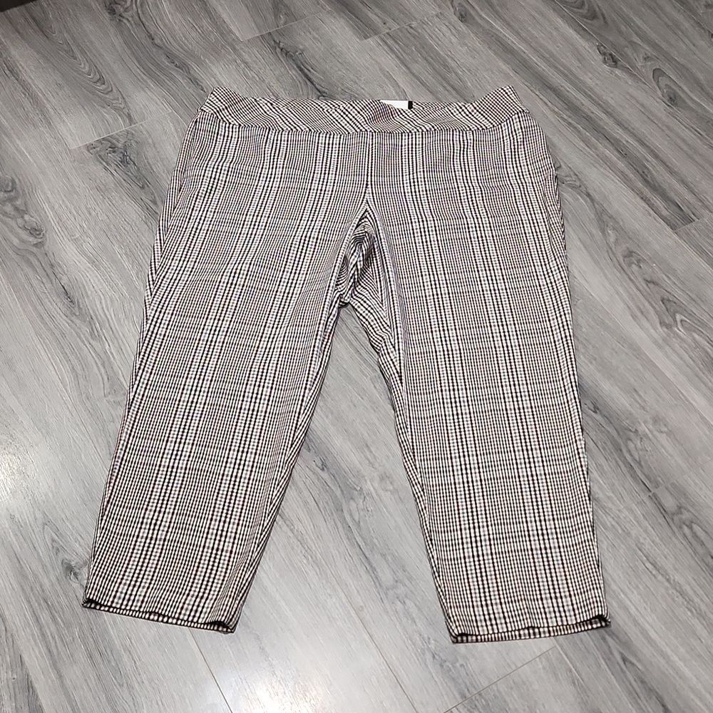 NWT Roz&Ali Plaid Tummy Control Pant